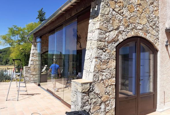 zumbo-2.jpg TRYBA Roquebrune-sur-Argens : fermeture terrasse verre coulissant.